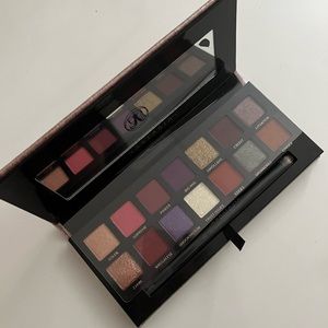 Jackie Aina ABH eye shadow palette